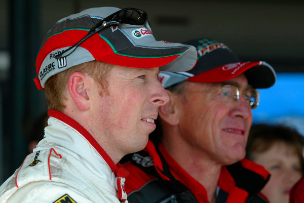 2003 Australian V8 Supercars
Oran Park, Sydney, Australia. 17th August 2003.
Holden driver Steve Richards and team owner Larry Perkins watch there chances in the 2003 championship slip away after another poor finish at Sydneys Oran Park. 
World Copyright: Mark Horsburgh/LAT Photographic
ref: Digital Image Only