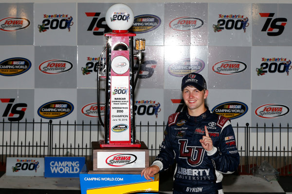17-18 June, 2016, Newton, Iowa USA
William Byron celebrates in victory lane
?2016, Russell LaBounty
LAT Photo USA
17-18 June, 2016, Newton, Iowa USA
William Byron celebrates in victory lane
?2016, Russell LaBounty
LAT Photo USA