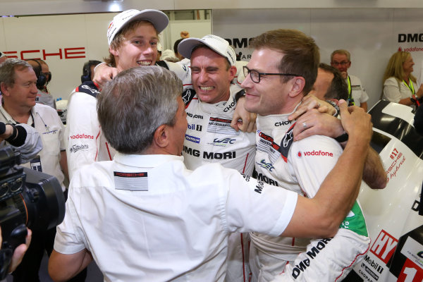 2015 FIA World Endurance Championship,
Bahrain International Circuit, Bahrain.
19th - 21st November 2015.
Timo Bernhard / Mark Webber / Brendon Hartley Porsche Team Porsche 919 Hybrid.
World Copyright: Jakob Ebrey / LAT Photographic.