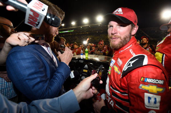 Monster Energy NASCAR Cup Series
Ford EcoBoost 400
Homestead-Miami Speedway, Homestead, FL USA
Sunday 19 November 2017
Dale Earnhardt Jr, Hendrick Motorsports, Axalta Chevrolet SS
World Copyright: John K Harrelson
LAT Images Monster Energy NASCAR Cup Series
Ford EcoBoost 400
Homestead-Miami Speedway, Homestead, FL USA
Sunday 19 November 2017
Dale Earnhardt Jr, Hendrick Motorsports, Axalta Chevrolet SS
World Copyright: John K Harrelson
LAT Images