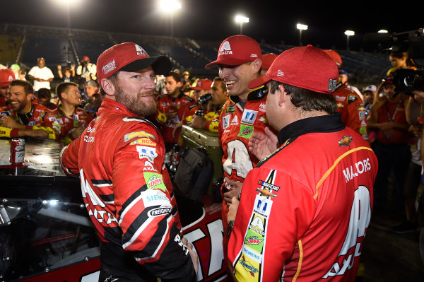 Monster Energy NASCAR Cup Series
Ford EcoBoost 400
Homestead-Miami Speedway, Homestead, FL USA
Sunday 19 November 2017
Dale Earnhardt Jr, Hendrick Motorsports, Axalta Chevrolet SS, Greg Ives
World Copyright: John K Harrelson
LAT Images