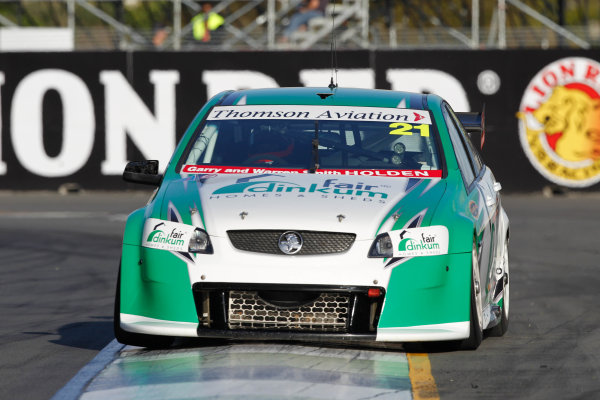 Round 4 - Hamilton 400.
Hamilton City Street Circuit, Hamilton, New Zealand.
17th - 18th April 2010.
Brad Jones Racing, Car 21, Holden Commodore VE, Karl Reindler, Team BOC.
World Copyright: Mark Horsburgh / LAT Photographic
ref: 21-Reindler-EV04-10-2330