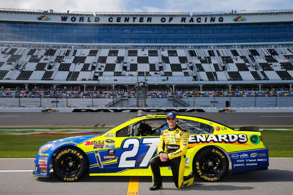 13-21 February, 2016, Daytona Beach, Florida USA  
Paul Menard, driver of the #27 Peak Antifreeze/Menards Chevrolet, poses with his car after qualifying for the NASCAR Sprint Cup Series Daytona 500 at Daytona International Speedway on February 14, 2016 in Daytona Beach, Florida.  
LAT Photo USA via NASCAR via Getty Images