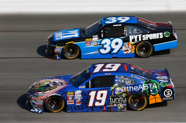 NASCAR XFINITY Series
TheHouse.com 300
Chicagoland Speedway, Joliet, IL USA
Saturday 16 September 2017
Matt Tifft, TMNT Lone Rat & Cub/ABTA Toyota Camry, Ryan Sieg, RSS Racing Chevrolet Camaro
World Copyright:Brett Moist
LAT Images NASCAR XFINITY Series
TheHouse.com 300
Chicagoland Speedway, Joliet, IL USA
Saturday 16 September 2017
Matt Tifft, TMNT Lone Rat & Cub/ABTA Toyota Camry, Ryan Sieg, RSS Racing Chevrolet Camaro
World Copyright:Brett Moist
LAT Images