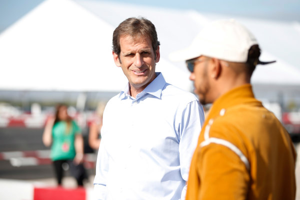 Circuit of the Americas, Austin, Texas, United States of America.
Thursday 19 October 2017.
Lewis Hamilton, Mercedes AMG, opens the kart track with Bobby Epstein, COTA chairman.
World Copyright: Zak Mauger/LAT Images 
ref: Digital Image _X0W3336