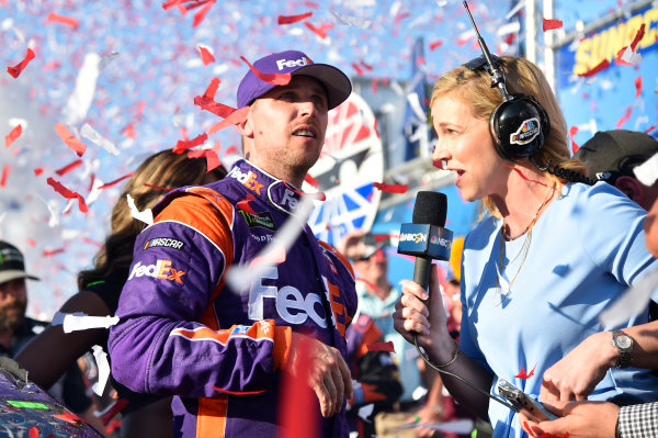 Monster Energy NASCAR Cup Series
Overton?s 301
New Hampshire Motor Speedway, Loudon, NH USA
Sunday 16 July 2017
Denny Hamlin, Joe Gibbs Racing, FedEx Office Toyota Camry celebrates his win
World Copyright: Nigel Kinrade
LAT Images Monster Energy NASCAR Cup Series
Overton?s 301
New Hampshire Motor Speedway, Loudon, NH USA
Sunday 16 July 2017
Denny Hamlin, Joe Gibbs Racing, FedEx Office Toyota Camry celebrates his win
World Copyright: Nigel Kinrade
LAT Images