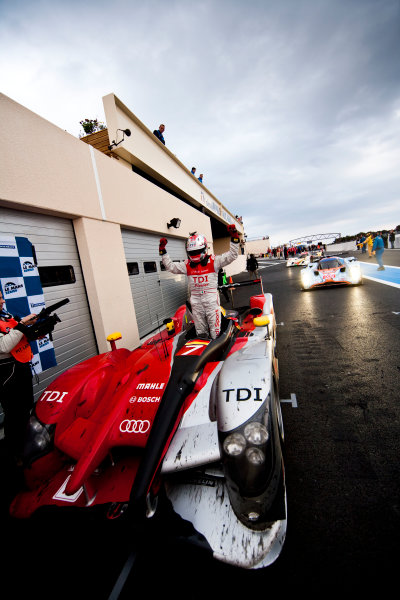 Paul Ricard, France. 9th - 11th April 2010. 
Dindo Capello  / Allan McNish, (Audi Sport Team Joest, Audi R15 TDI) celebrates victory in parc ferme. 
Portrait. 
Action 
World Copyright: Drew Gibson/LAT Photographic. 
Digital Image _Y2Z0282