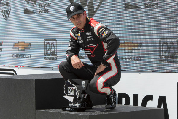 Verizon IndyCar Series
Kohler Grand Prix
Road America, Elkhart Lake, WI USA
Sunday 25 June 2017
Helio Castroneves, Team Penske Chevrolet experienced discomfort during podium after finishing third
World Copyright: Geoffrey M. Miller
LAT Images Verizon IndyCar Series
Kohler Grand Prix
Road America, Elkhart Lake, WI USA
Sunday 25 June 2017
Helio Castroneves, Team Penske Chevrolet experienced discomfort during podium after finishing third
World Copyright: Geoffrey M. Miller
LAT Images
