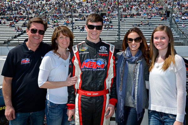 April 5-6, 2013 Martinsville, Virginia USA
Erik Jones with family and Samantha Busch
© 2013, Brian Czobat
LAT Photo USA
. April 5-6, 2013 Martinsville, Virginia USA
Erik Jones with family and Samantha Busch
© 2013, Brian Czobat
LAT Photo USA
.