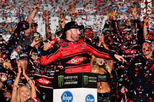 Monster Energy NASCAR Cup Series
Daytona 500
Daytona International Speedway, Daytona Beach, FL USA
Sunday 18 February 2018
Austin Dillon, Richard Childress Racing, Dow Chevrolet Camaro wins.
World Copyright: Rusty Jarrett
LAT Images Monster Energy NASCAR Cup Series
Daytona 500
Daytona International Speedway, Daytona Beach, FL USA
Sunday 18 February 2018
Austin Dillon, Richard Childress Racing, Dow Chevrolet Camaro wins.
World Copyright: Rusty Jarrett
LAT Images
