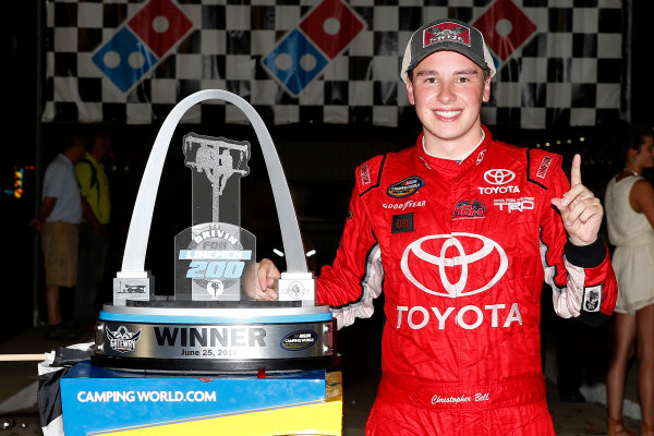 25 June, 2016, Madison, Illinois USA
Christopher Bell celebrates in victory lane
©2016, Russell LaBounty
LAT Photo USA
25 June, 2016, Madison, Illinois USA
Christopher Bell celebrates in victory lane
©2016, Russell LaBounty
LAT Photo USA