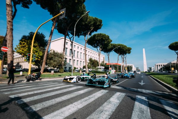 2017/2018 FIA Formula E Championship.
Street Demonstration - Rome, Italy.
Nelson Piquet Jr. (BRA), Panasonic Jaguar Racing, Jaguar I-Type II leads Lucas Di Grassi (BRA), Audi Sport ABT Schaeffler, Audi e-tron FE04 leads Sebastien Buemi (SUI), Renault e.Dams, Renault Z.E 17
leads Luca Filippi (ITA), NIO Formula E Team, NextEV NIO Sport 003.
Thursday 19 October 2017.
Photo: Malcom Griffiths/LAT/Formula E
ref: Digital Image MALC0794 2017/2018 FIA Formula E Championship.
Street Demonstration - Rome, Italy.
Nelson Piquet Jr. (BRA), Panasonic Jaguar Racing, Jaguar I-Type II leads Lucas Di Grassi (BRA), Audi Sport ABT Schaeffler, Audi e-tron FE04 leads Sebastien Buemi (SUI), Renault e.Dams, Renault Z.E 17
leads Luca Filippi (ITA), NIO Formula E Team, NextEV NIO Sport 003.
Thursday 19 October 2017.
Photo: Malcom Griffiths/LAT/Formula E
ref: Digital Image MALC0794