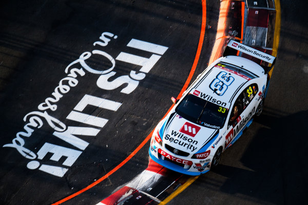 2017 Supercars Championship Round 12. 
Gold Coast 600, Surfers Paradise, Queensland, Australia.
Friday 20th October to Sunday 22nd October 2017.
Garth Tander, Garry Rogers Motorsport. 
World Copyright: Daniel Kalisz/LAT Images
Ref: Digital Image 201017_VASCR12_DKIMG_1541.jpg