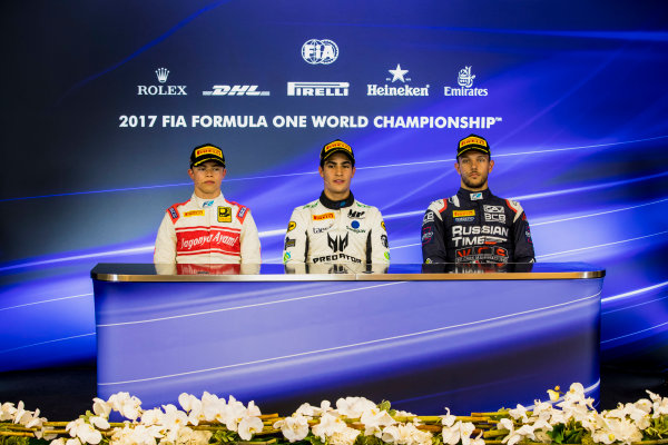 2017 FIA Formula 2 Round 8.
Spa-Francorchamps, Spa, Belgium.
Sunday 27 August 2017.
Nyck De Vries (NED, Racing Engineering), Sergio Sette Camara (BRA, MP Motorsport), Luca Ghiotto (ITA, RUSSIAN TIME).
Photo: Zak Mauger/FIA Formula 2.
ref: Digital Image _56I3528 2017 FIA Formula 2 Round 8.
Spa-Francorchamps, Spa, Belgium.
Sunday 27 August 2017.
Nyck De Vries (NED, Racing Engineering), Sergio Sette Camara (BRA, MP Motorsport), Luca Ghiotto (ITA, RUSSIAN TIME).
Photo: Zak Mauger/FIA Formula 2.
ref: Digital Image _56I3528