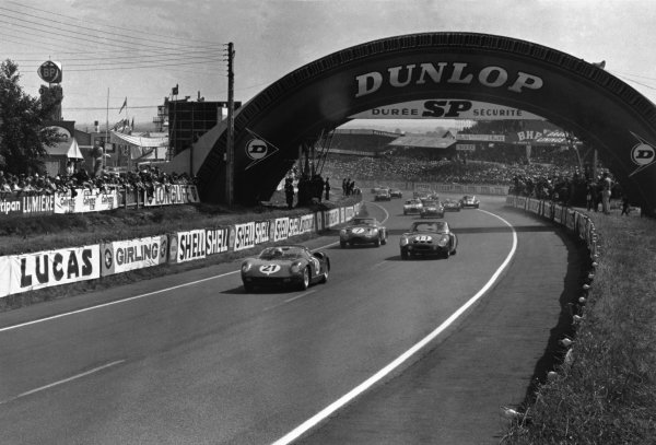 Le Mans, France. 15-16 June 1963.
Lorenzo Bandini/Ludovico Scarfotti (Ferrari 250P) leads Dan Gurney/Jim Hall (#11 Ferrari 330LM) and William Kimberly/Jo Schlesser (#7 Aston Martin DP214) at the start.
World Copyright: LAT Photographic
Ref: Autosport b&w print Le Mans, France. 15-16 June 1963.
Lorenzo Bandini/Ludovico Scarfotti (Ferrari 250P) leads Dan Gurney/Jim Hall (#11 Ferrari 330LM) and William Kimberly/Jo Schlesser (#7 Aston Martin DP214) at the start.
World Copyright: LAT Photographic
Ref: Autosport b&w print