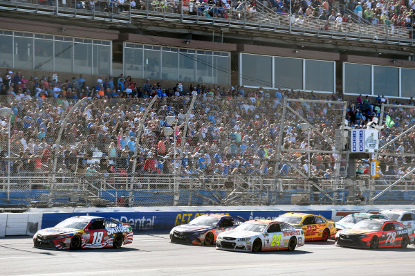 Monster Energy NASCAR Cup Series
GEICO 500
Talladega Superspeedway, Talladega, AL USA
Sunday 7 May 2017
Kyle Busch, Joe Gibbs Racing, Skittles Red, White, & Blue Toyota Camry and Chase Elliott, Hendrick Motorsports, Hooters Chevrolet SS
World Copyright: Nigel Kinrade
LAT Images
ref: Digital Image 17TAL1nk07117