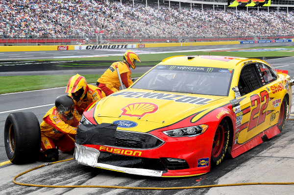 Monster Energy NASCAR Cup Series
Bank of America 500
Charlotte Motor Speedway, Concord, NC
Sunday 8 October 2017
Joey Logano, Team Penske, Shell Pennzoil Ford Fusion
World Copyright: Rusty Jarrett
LAT Images Monster Energy NASCAR Cup Series
Bank of America 500
Charlotte Motor Speedway, Concord, NC
Sunday 8 October 2017
Joey Logano, Team Penske, Shell Pennzoil Ford Fusion
World Copyright: Rusty Jarrett
LAT Images