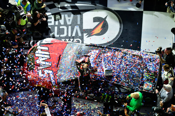 2017 NASCAR Monster Energy Cup - Daytona 500
Daytona International Speedway, Daytona Beach, FL USA
Sunday 26 February 2017
Kurt Busch, celebrates after winning the Daytona 500.
World Copyright: John K Harrelson / LAT Images
ref: Digital Image 17DAY2jh_08590 2017 NASCAR Monster Energy Cup - Daytona 500
Daytona International Speedway, Daytona Beach, FL USA
Sunday 26 February 2017
Kurt Busch, celebrates after winning the Daytona 500.
World Copyright: John K Harrelson / LAT Images
ref: Digital Image 17DAY2jh_08590