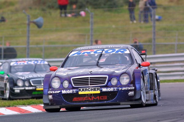 2001 DTM Championship
Zandvoort, Holland. 22nd - 23rd September 2001.
David Saelens (Service 24h AMG Mercedes), leads Marcel Fassler (Warsteiner Mercedes), action.
World Copyright: Peter Spinney/LAT Photographic
ref: 8
5mb Digital Image Only