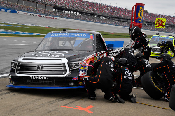 NASCAR Camping World Truck Series
Fred's 250
Talladega Superspeedway
Talladega, AL USA
Saturday 14 October 2017
Christopher Bell, Toyota Toyota Tundra
World Copyright: Rusty Jarrett
LAT Images NASCAR Camping World Truck Series
Fred's 250
Talladega Superspeedway
Talladega, AL USA
Saturday 14 October 2017
Christopher Bell, Toyota Toyota Tundra
World Copyright: Rusty Jarrett
LAT Images