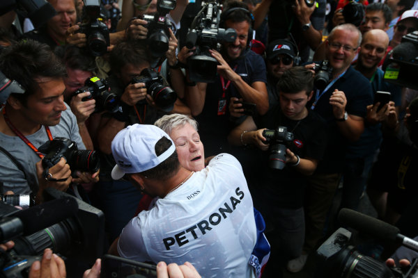 Autodromo Hermanos Rodriguez, Mexico City, Mexico.
Sunday 29 October 2017.
Lewis Hamilton, Mercedes AMG, celebrates with his mum Carmen Larbalestier, surrounded by photographers and media,after securing his 4th world drivers championship title, and third with Mercedes.
World Copyright: Charles Coates/LAT Images
ref: Digital Image DJ5R7916 Autodromo Hermanos Rodriguez, Mexico City, Mexico.
Sunday 29 October 2017.
Lewis Hamilton, Mercedes AMG, celebrates with his mum Carmen Larbalestier, surrounded by photographers and media,after securing his 4th world drivers championship title, and third with Mercedes.
World Copyright: Charles Coates/LAT Images
ref: Digital Image DJ5R7916