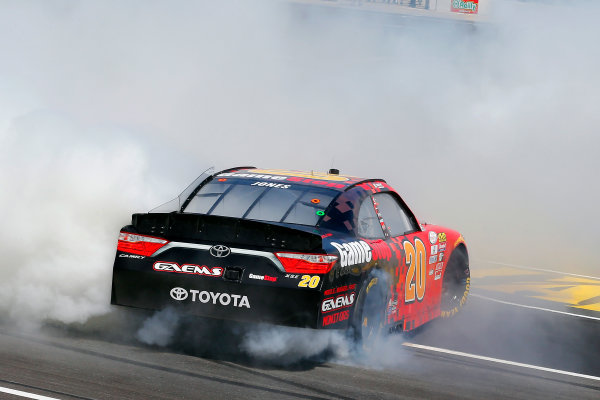 2017 NASCAR Xfinity Series
My Bariatric Solutions 300
Texas Motor Speedway, Fort Worth, TX USA
Saturday 8 April 2017
Erik Jones, Game Stop/ GAEMS Toyota Camry celebrates his win with a burnout 
World Copyright: Russell LaBounty/LAT Images
ref: Digital Image 17TEX1rl_2575