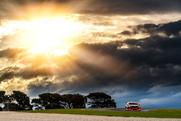 2017 Supercars Championship Round 3.
Phillip Island 500, Phillip Island, Victoria, Australia.
Friday 21st April to Sunday 23rd April 2017.
James Courtney drives the #22 Mobil 1 HSV Racing Holden Commodore VF.
World Copyright: Daniel Kalisz/LAT Images
Ref: Digital Image 210417_VASCR3_DKIMG_1821.JPG 2017 Supercars Championship Round 3.
Phillip Island 500, Phillip Island, Victoria, Australia.
Friday 21st April to Sunday 23rd April 2017.
James Courtney drives the #22 Mobil 1 HSV Racing Holden Commodore VF.
World Copyright: Daniel Kalisz/LAT Images
Ref: Digital Image 210417_VASCR3_DKIMG_1821.JPG