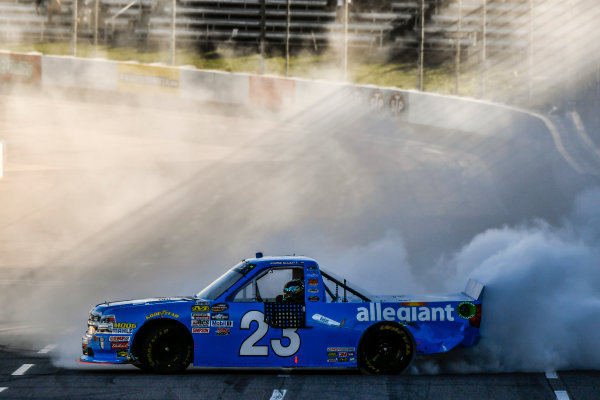 NASCAR Camping World Truck Series
Alpha Energy Solutions 250
Martinsville Speedway, Martinsville, VA USA
Saturday 1 April 2017
Chase Elliott celebrates his victory
World Copyright: Scott R LePage/LAT Images
ref: Digital Image lepage-170401-mv-3034