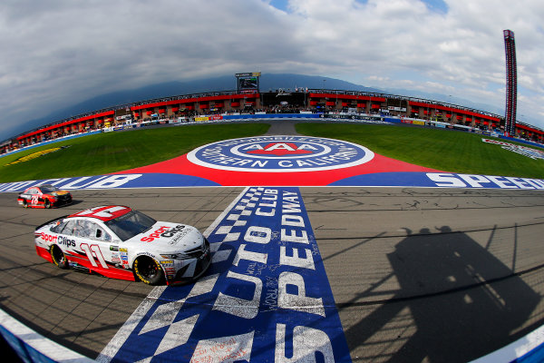 2017 Monster Energy NASCAR Cup Series
Auto Club 400 Auto Club Speedway, Fontana, CA USA
Sunday 26 March 2017
Denny Hamlin, Toyota Sport Clips Toyota Camry and Martin Truex Jr, Bass Pro Shops/TRACKER BOATS Toyota Camry
World Copyright: Russell LaBounty/LAT Images
ref: Digital Image 17FON1rl_5718 2017 Monster Energy NASCAR Cup Series
Auto Club 400 Auto Club Speedway, Fontana, CA USA
Sunday 26 March 2017
Denny Hamlin, Toyota Sport Clips Toyota Camry and Martin Truex Jr, Bass Pro Shops/TRACKER BOATS Toyota Camry
World Copyright: Russell LaBounty/LAT Images
ref: Digital Image 17FON1rl_5718