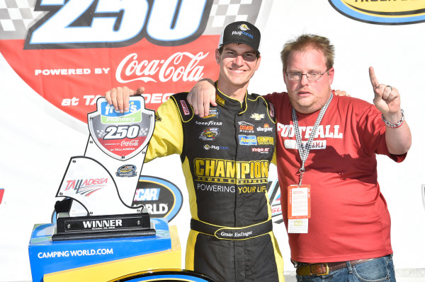 21-22 October, 2016, Talladega, Alabama USA
Grant Enfinger wins at Talladega
©2016, John Harrelson / LAT Photo USA 21-22 October, 2016, Talladega, Alabama USA
Grant Enfinger wins at Talladega
©2016, John Harrelson / LAT Photo USA