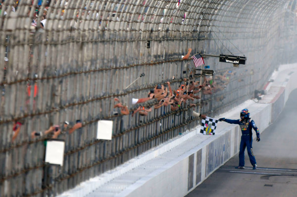 Monster Energy NASCAR Cup Series
ISM Connect 300
New Hampshire Motor Speedway
Loudon, NH USA
Sunday 24 September 2017
Kyle Busch, Joe Gibbs Racing, M&M's Caramel Toyota Camry celebrates his win
World Copyright: Nigel Kinrade
LAT Images Monster Energy NASCAR Cup Series
ISM Connect 300
New Hampshire Motor Speedway
Loudon, NH USA
Sunday 24 September 2017
Kyle Busch, Joe Gibbs Racing, M&M's Caramel Toyota Camry celebrates his win
World Copyright: Nigel Kinrade
LAT Images
