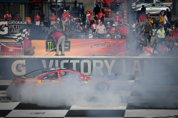 Monster Energy NASCAR Cup Series
FireKeepers Casino 400
Michigan International Speedway, Brooklyn, MI USA
Sunday 18 June 2017
Kyle Larson, Chip Ganassi Racing, Cars 3 Target Chevrolet SS celebrates with a burnout
World Copyright: Logan Whitton
LAT Images Monster Energy NASCAR Cup Series
FireKeepers Casino 400
Michigan International Speedway, Brooklyn, MI USA
Sunday 18 June 2017
Kyle Larson, Chip Ganassi Racing, Cars 3 Target Chevrolet SS celebrates with a burnout
World Copyright: Logan Whitton
LAT Images