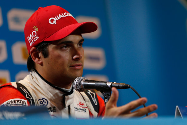 2014/2015 FIA Formula E Championship.
Long Beach ePrix, Long Beach, California, United States of America.
Sunday 5 April 2015
Press Conference. Nelson Piquet Jr (BRA)/China Racing - Spark-Renault SRT_01E, first.
Photo: Zak Mauger/LAT/Formula E
ref: Digital Image _L0U8851
2014/2015 FIA Formula E Championship.
Long Beach ePrix, Long Beach, California, United States of America.
Sunday 5 April 2015
Press Conference. Nelson Piquet Jr (BRA)/China Racing - Spark-Renault SRT_01E, first.
Photo: Zak Mauger/LAT/Formula E
ref: Digital Image _L0U8851