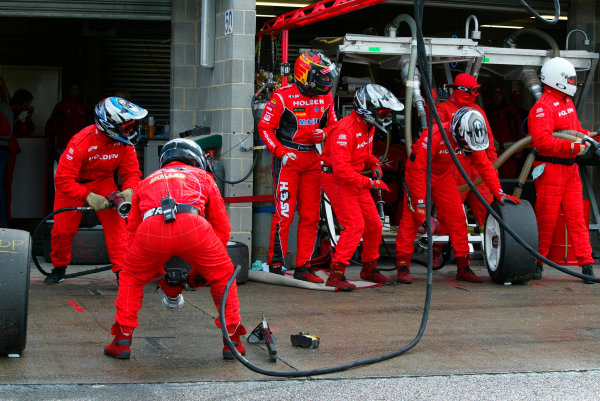 2003 Australian V8 Supercars, Round 9, Sandown, 14th September 2003.
V8 Supercar driver Mark Skaife waits for team mate Todd Kelly during pitsop in the Betta Electrical 500 held at Sandown International Raceway Melbourne, Australia this weekend.
Photo: Mark Horsburgh/LAT Photographic 2003 Australian V8 Supercars, Round 9, Sandown, 14th September 2003.
V8 Supercar driver Mark Skaife waits for team mate Todd Kelly during pitsop in the Betta Electrical 500 held at Sandown International Raceway Melbourne, Australia this weekend.
Photo: Mark Horsburgh/LAT Photographic