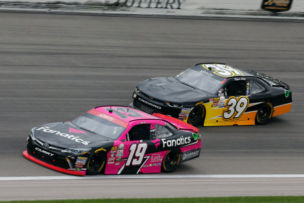 NASCAR XFINITY Series
Kansas Lottery 300
Kansas Speedway, Kansas City, KS USA
Saturday 21 October 2017
Matt Tifft, Surface/Fanatics Toyota Toyota Camry and Ryan Sieg, RSS Racing Chevrolet Camaro
World Copyright: Russell LaBounty
LAT Images