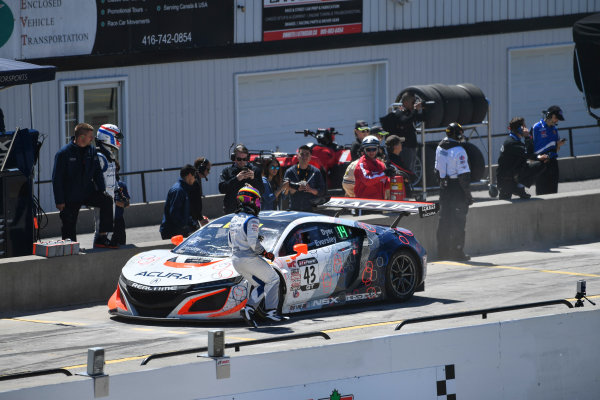 Pirelli World Challenge
Victoria Day SpeedFest Weekend
Canadian Tire Motorsport Park, Mosport, ON CAN Saturday 20 May 2017
Ryan Eversley/ Tom Dyer pit stop
World Copyright: Richard Dole/LAT Images
ref: Digital Image RD_CTMP_PWC17089