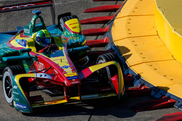 2016/2017 FIA Formula E Championship.
Round 8 - Berlin ePrix, Tempelhof Airport, Berlin, Germany.
Sunday 11 June 2017.
Lucas Di Grassi (BRA), ABT Schaeffler Audi Sport, Spark-Abt Sportsline, ABT Schaeffler FE02.
Photo: Alastair Staley/LAT/Formula E
ref: Digital Image _X0W9516 2016/2017 FIA Formula E Championship.
Round 8 - Berlin ePrix, Tempelhof Airport, Berlin, Germany.
Sunday 11 June 2017.
Lucas Di Grassi (BRA), ABT Schaeffler Audi Sport, Spark-Abt Sportsline, ABT Schaeffler FE02.
Photo: Alastair Staley/LAT/Formula E
ref: Digital Image _X0W9516