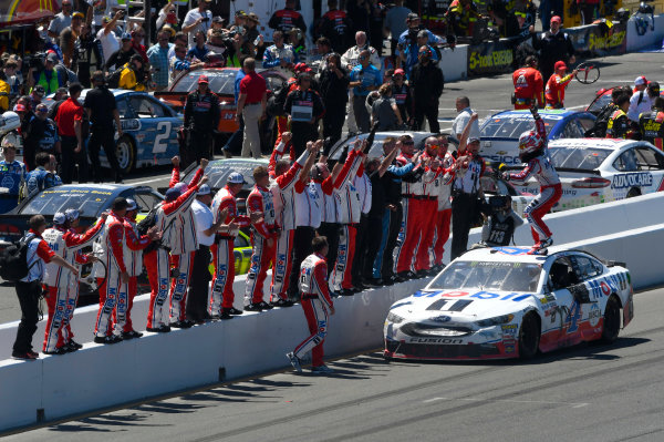 Monster Energy NASCAR Cup Series
Toyota/Save Mart 350
Sonoma Raceway, Sonoma, CA USA
Sunday 25 June 2017
Kevin Harvick, Stewart-Haas Racing, Mobil 1 Ford Fusion celebrates his win
World Copyright: Nigel Kinrade
LAT Images Monster Energy NASCAR Cup Series
Toyota/Save Mart 350
Sonoma Raceway, Sonoma, CA USA
Sunday 25 June 2017
Kevin Harvick, Stewart-Haas Racing, Mobil 1 Ford Fusion celebrates his win
World Copyright: Nigel Kinrade
LAT Images