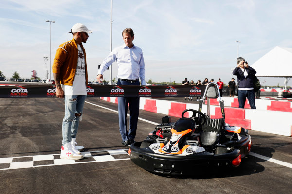 Circuit of the Americas, Austin, Texas, United States of America.
Thursday 19 October 2017.
Lewis Hamilton, Mercedes AMG, opens the kart track with Bobby Epstein, COTA chairman.
World Copyright: Zak Mauger/LAT Images 
ref: Digital Image _56I8178