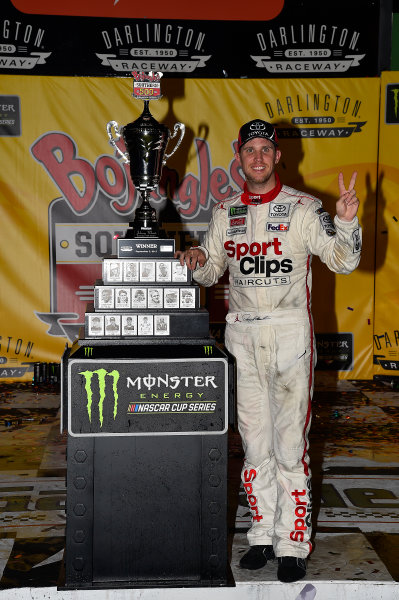 Monster Energy NASCAR Cup Series
Bojangles' Southern 500
Darlington Raceway, Darlington, SC USA
Sunday 3 September 2017
Denny Hamlin, Joe Gibbs Racing, Sport Clips Toyota Camry wins.
World Copyright: Rusty Jarrett
LAT Images Monster Energy NASCAR Cup Series
Bojangles' Southern 500
Darlington Raceway, Darlington, SC USA
Sunday 3 September 2017
Denny Hamlin, Joe Gibbs Racing, Sport Clips Toyota Camry wins.
World Copyright: Rusty Jarrett
LAT Images