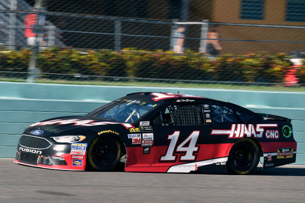 Monster Energy NASCAR Cup Series
Ford EcoBoost 400
Homestead-Miami Speedway, Homestead, FL USA
Sunday 19 November 2017
Clint Bowyer, Stewart-Haas Racing, Haas Automation Ford Fusion
World Copyright: Nigel Kinrade
LAT Images Monster Energy NASCAR Cup Series
Ford EcoBoost 400
Homestead-Miami Speedway, Homestead, FL USA
Sunday 19 November 2017
Clint Bowyer, Stewart-Haas Racing, Haas Automation Ford Fusion
World Copyright: Nigel Kinrade
LAT Images
