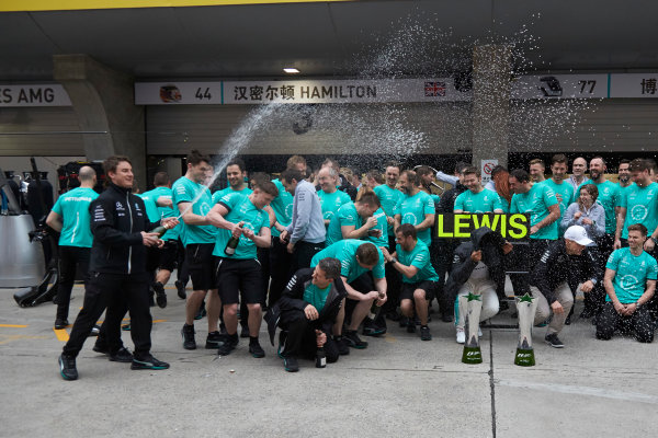 Shanghai International Circuit, Shanghai, China.
Sunday 9 April 2017.
Lewis Hamilton, Mercedes AMG, 1st Position, and Valtteri Bottas, Mercedes AMG, celebrate with the Mercedes AMG team.
World Copyright: Steve Etherington/LAT Images
ref: Digital Image SNE28626 Shanghai International Circuit, Shanghai, China.
Sunday 9 April 2017.
Lewis Hamilton, Mercedes AMG, 1st Position, and Valtteri Bottas, Mercedes AMG, celebrate with the Mercedes AMG team.
World Copyright: Steve Etherington/LAT Images
ref: Digital Image SNE28626