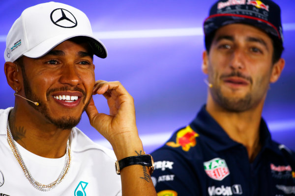 Yas Marina Circuit, Abu Dhabi, United Arab Emirates.
Thursday 23 November 2017.
Lewis Hamilton, Mercedes AMG, andDaniel Ricciardo, Red Bull Racing, in the press conference.
World Copyright: Andy Hone/LAT Images
ref: Digital Image _ONY9747 Yas Marina Circuit, Abu Dhabi, United Arab Emirates.
Thursday 23 November 2017.
Lewis Hamilton, Mercedes AMG, andDaniel Ricciardo, Red Bull Racing, in the press conference.
World Copyright: Andy Hone/LAT Images
ref: Digital Image _ONY9747