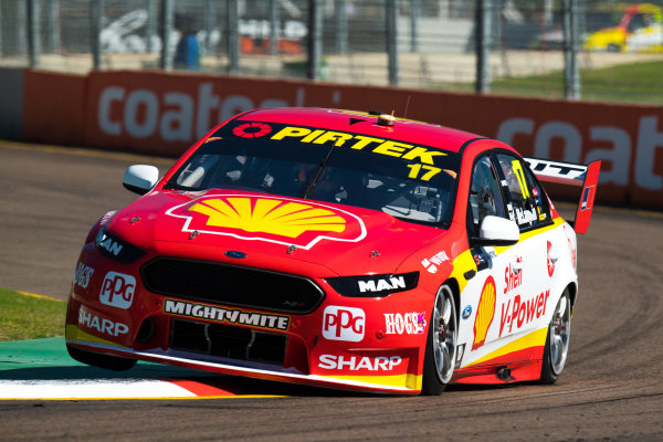 2017 Supercars Championship Round 7.
Townsville 400, Reid Park, Townsville, Queensland, Australia.
Friday 7th July to Sunday 9th July 2017.
Scott McLaughlin drives the #17 Shell V-Power Racing Team Ford Falcon FGX.
World Copyright: Daniel Kalisz/ LAT Images
Ref: Digital Image 070717_VASCR7_DKIMG_414.jpg 2017 Supercars Championship Round 7.
Townsville 400, Reid Park, Townsville, Queensland, Australia.
Friday 7th July to Sunday 9th July 2017.
Scott McLaughlin drives the #17 Shell V-Power Racing Team Ford Falcon FGX.
World Copyright: Daniel Kalisz/ LAT Images
Ref: Digital Image 070717_VASCR7_DKIMG_414.jpg