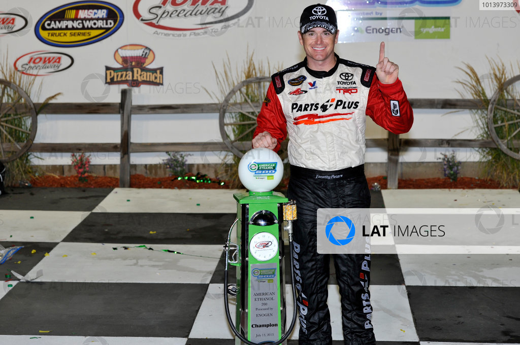 12-13 July, 2013, Newton, Iowa USA
Timothy Peters in victory lane with trophy
©2013, Scott R LePage
LAT Photo USA 12-13 July, 2013, Newton, Iowa USA
Timothy Peters in victory lane with trophy
©2013, Scott R LePage
LAT Photo USA