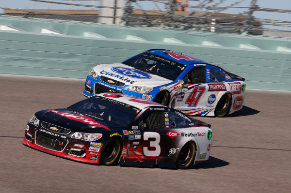 Monster Energy NASCAR Cup Series
Ford EcoBoost 400
Homestead-Miami Speedway, Homestead, FL USA
Sunday 19 November 2017
Austin Dillon, Richard Childress Racing, Dow WeatherTech Chevrolet SS AJ Allmendinger, JTG Daugherty Racing, Kroger ClickList Chevrolet SS
World Copyright: Matthew T. Thacker
LAT Images Monster Energy NASCAR Cup Series
Ford EcoBoost 400
Homestead-Miami Speedway, Homestead, FL USA
Sunday 19 November 2017
Austin Dillon, Richard Childress Racing, Dow WeatherTech Chevrolet SS AJ Allmendinger, JTG Daugherty Racing, Kroger ClickList Chevrolet SS
World Copyright: Matthew T. Thacker
LAT Images
