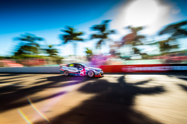 2017 Supercars Championship Round 7. 
Townsville 400, Reid Park, Townsville, Queensland, Australia.
Friday 7th July to Sunday 9th July 2017.
Craig Lowndes drives the #888 TeamVortex Holden Commodore VF.
World Copyright: Daniel Kalisz/ LAT Images
Ref: Digital Image 070717_VASCR7_DKIMG_1907.jpg