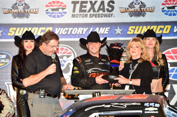 3-4 November, 2016, Fort Worth, Texas USA
Johnny Sauter (21) celebrates after winning at Texas.
©2016, John Harrelson / LAT Photo USA 3-4 November, 2016, Fort Worth, Texas USA
Johnny Sauter (21) celebrates after winning at Texas.
©2016, John Harrelson / LAT Photo USA