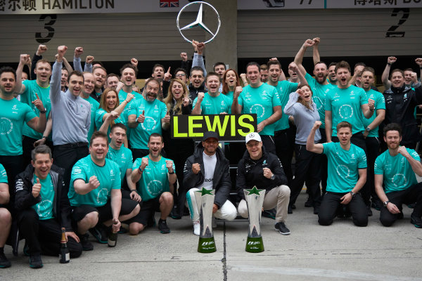 Shanghai International Circuit, Shanghai, China.
Sunday 9 April 2017.
Lewis Hamilton, Mercedes AMG, 1st Position, and Valtteri Bottas, Mercedes AMG, celebrate with the Mercedes AMG team.
World Copyright: Steve Etherington/LAT Images
ref: Digital Image SNE28604 Shanghai International Circuit, Shanghai, China.
Sunday 9 April 2017.
Lewis Hamilton, Mercedes AMG, 1st Position, and Valtteri Bottas, Mercedes AMG, celebrate with the Mercedes AMG team.
World Copyright: Steve Etherington/LAT Images
ref: Digital Image SNE28604