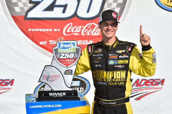 21-22 October, 2016, Talladega, Alabama USA
Grant Enfinger wins at Talladega
©2016, John Harrelson / LAT Photo USA 21-22 October, 2016, Talladega, Alabama USA
Grant Enfinger wins at Talladega
©2016, John Harrelson / LAT Photo USA